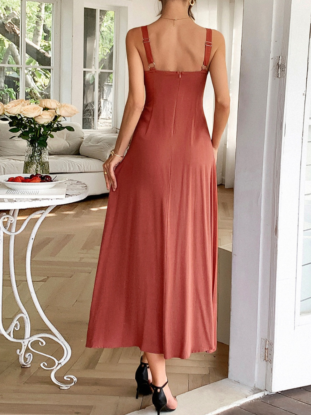 Solvivra Frame Flow Strap Dress