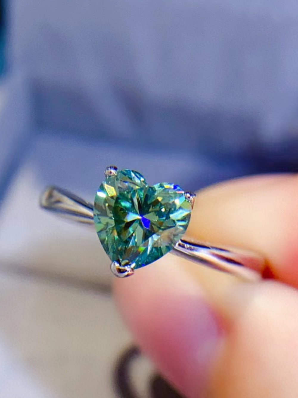 Solvivra Emerald Heart Moissanite Ring