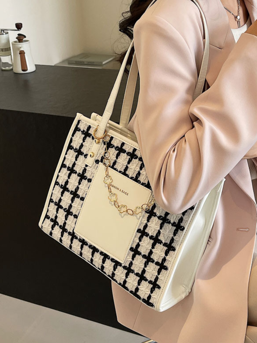 Solvivra Plaid Ease Large Tote