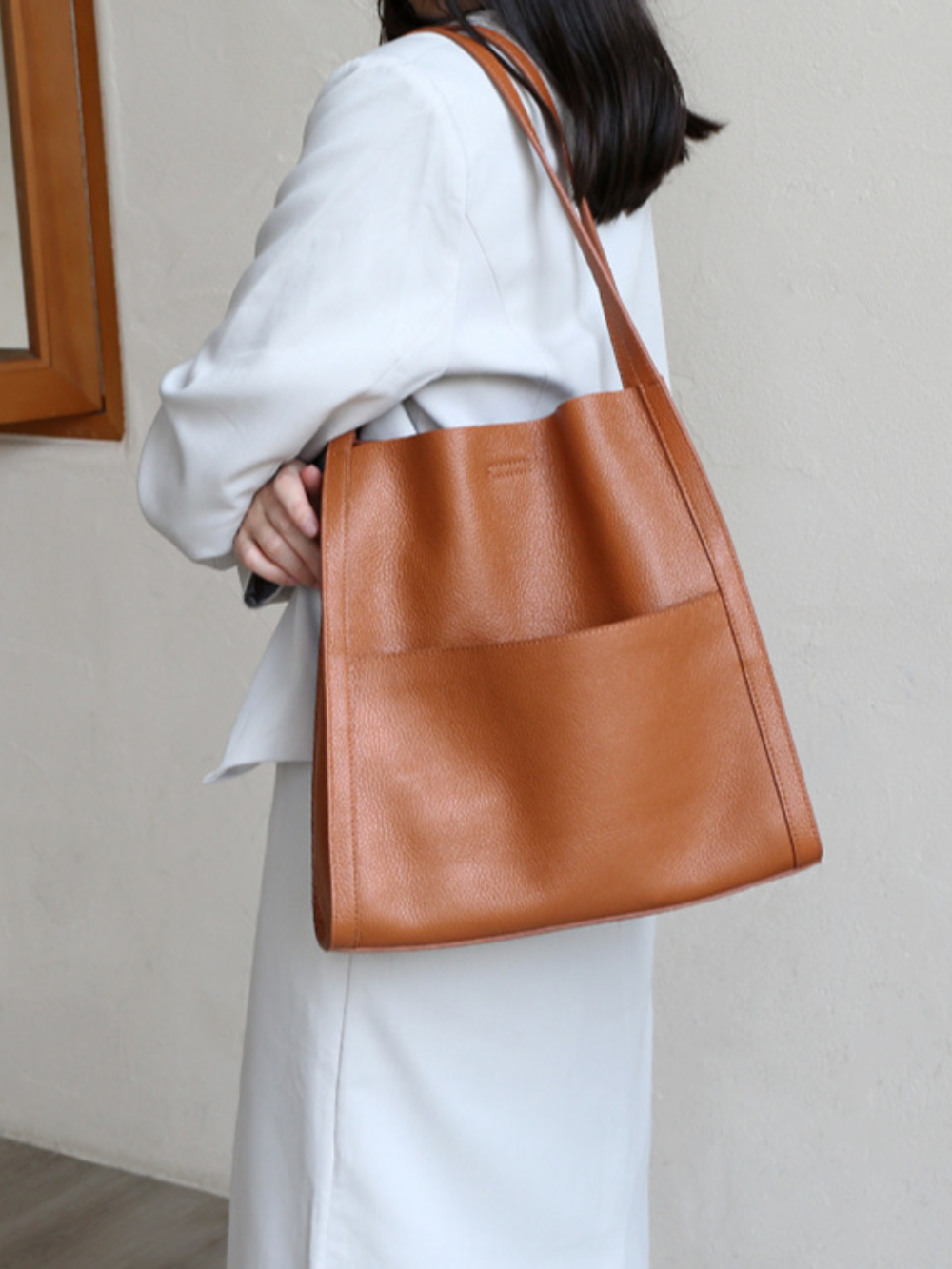 Solvivra Luxe Form Genuine Leather Shoulder Bag