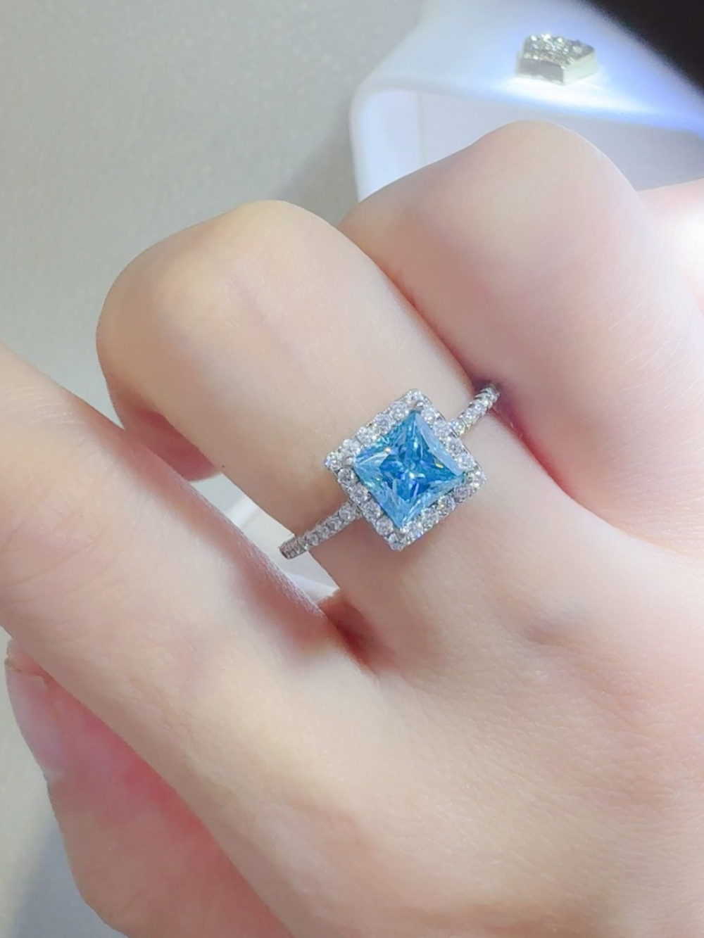 Solvivra Sky Aura Square Ring