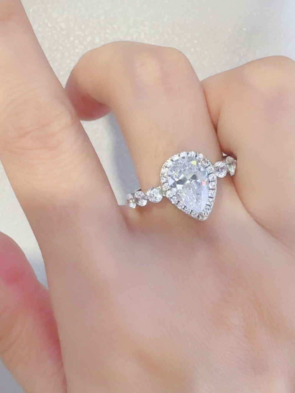 Solvivra Tear Glow Moissanite Ring