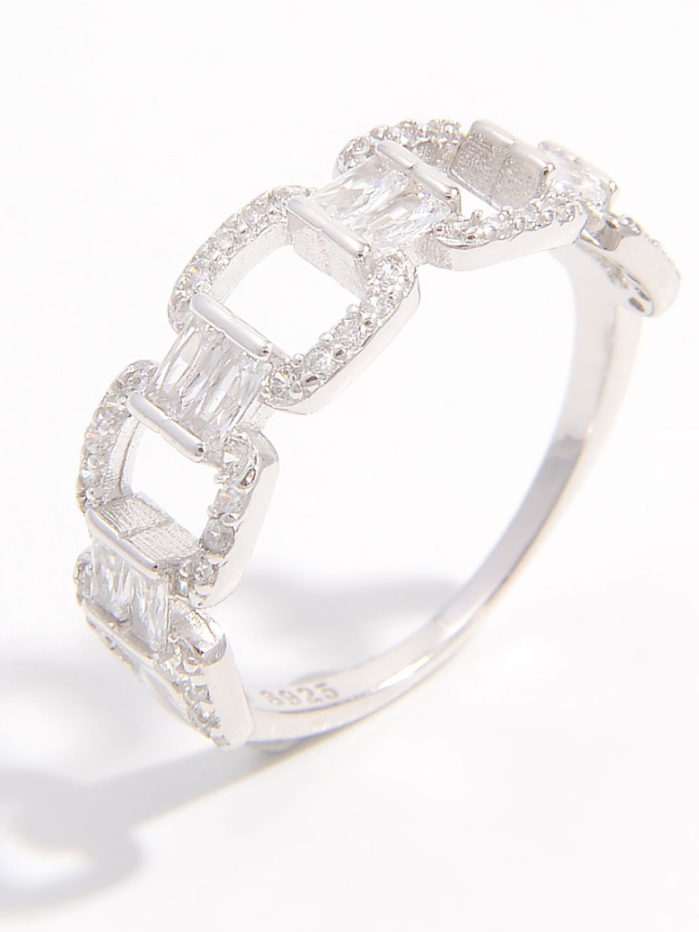 Solvivra Spark Link Zircon Ring