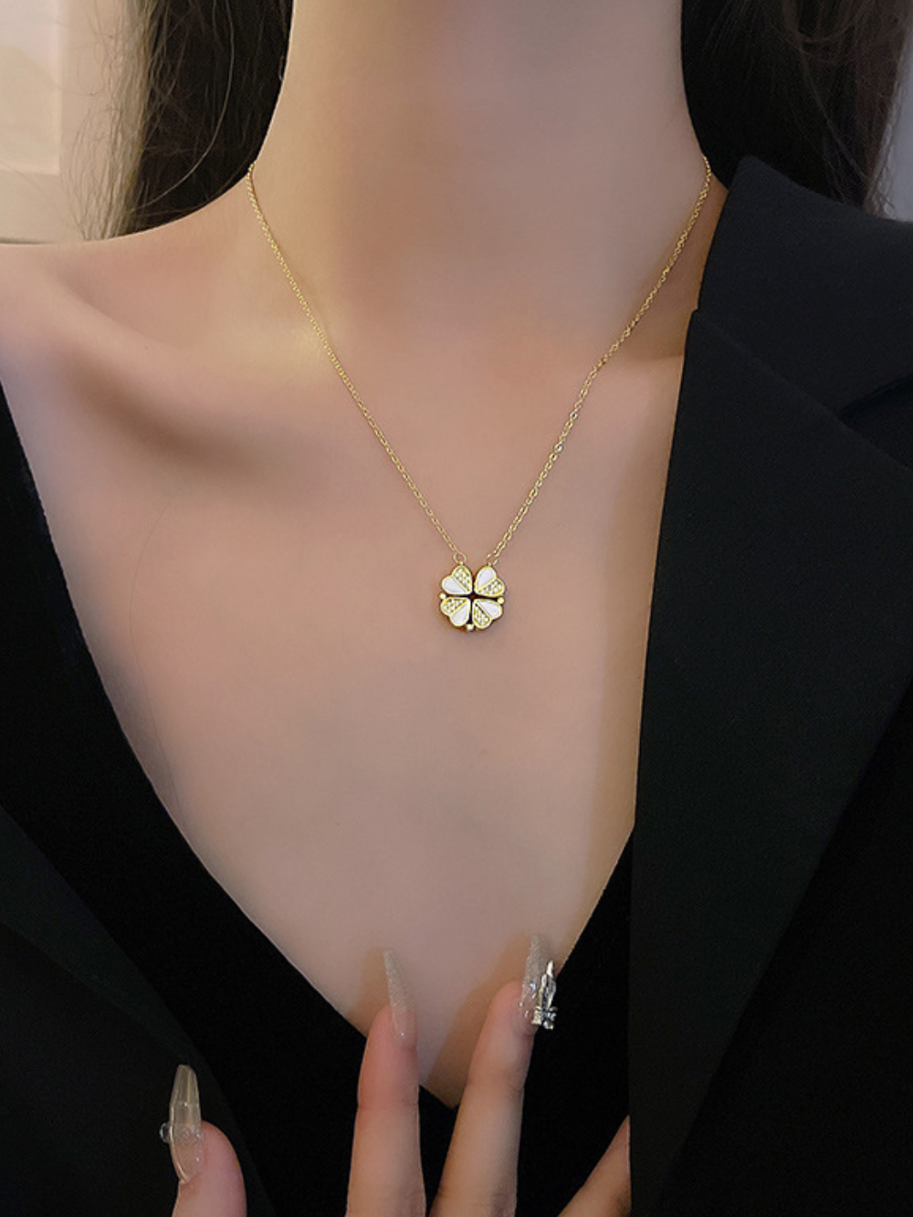 Solvivra Clover Heart Luxe Necklace