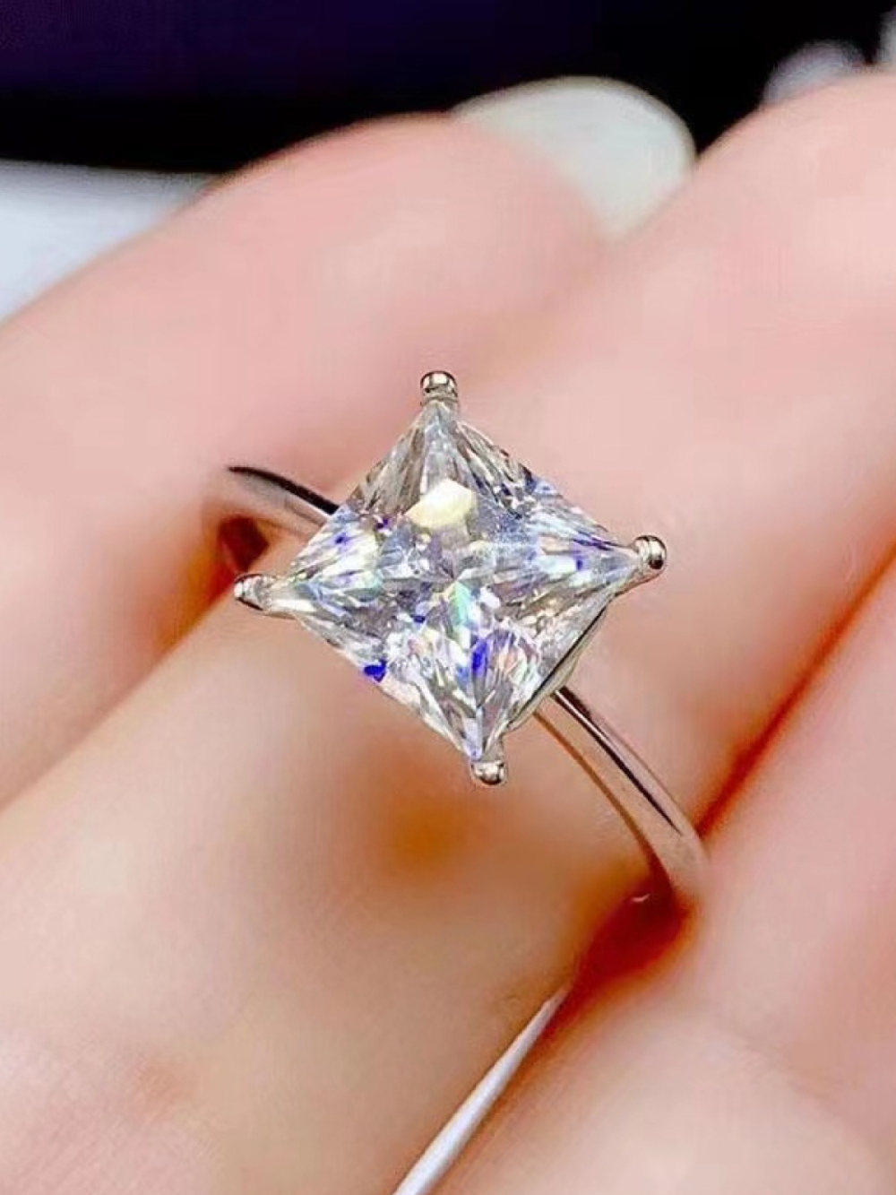 Solvivra Éclat 5ct Moissanite Solitaire Ring