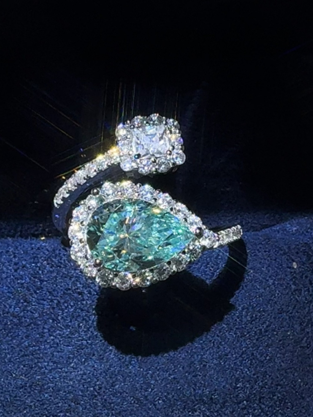 Solvivra Aqua Twist Moissanite Ring