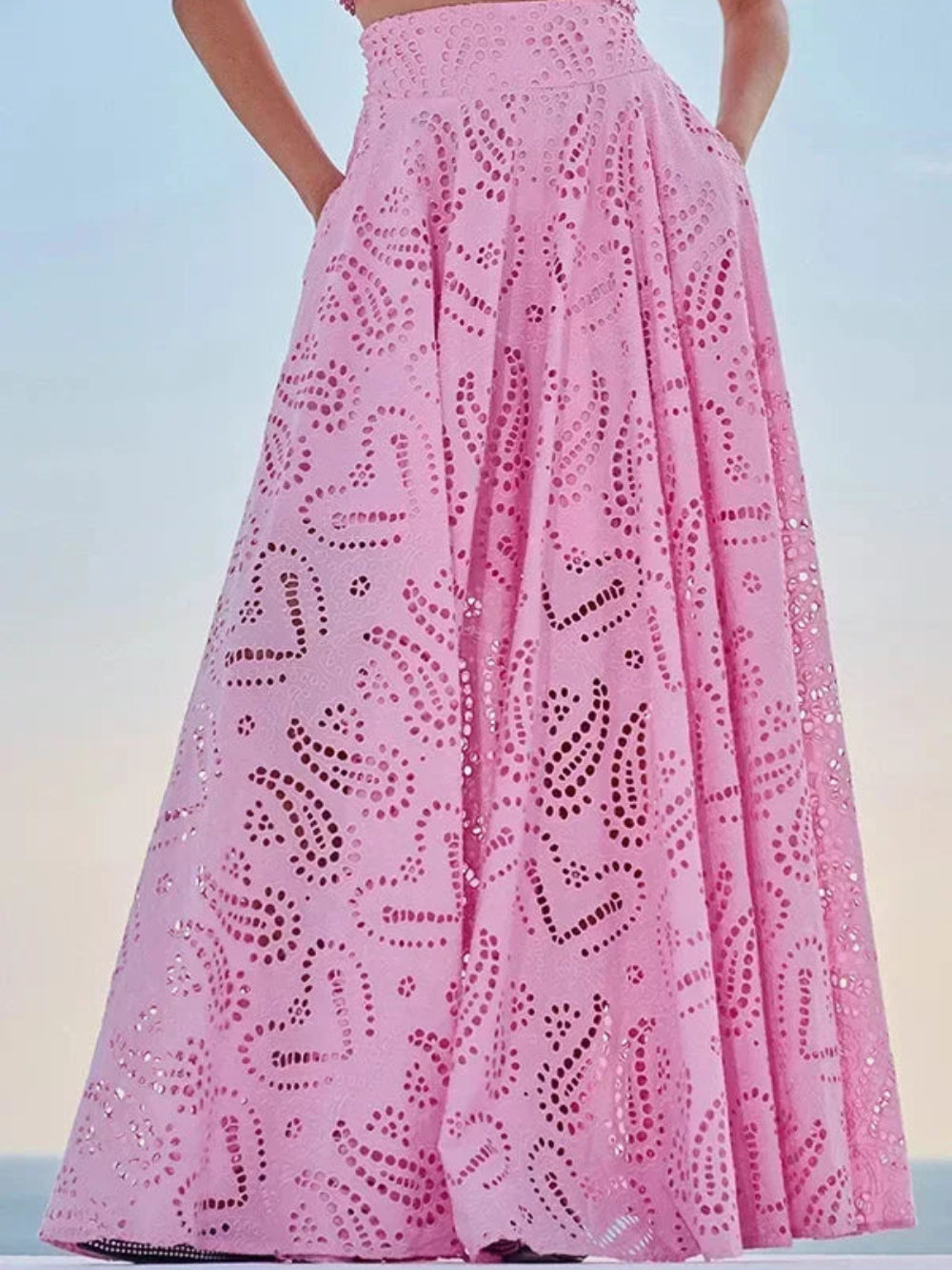 Solvivra Embroidered Allure Set