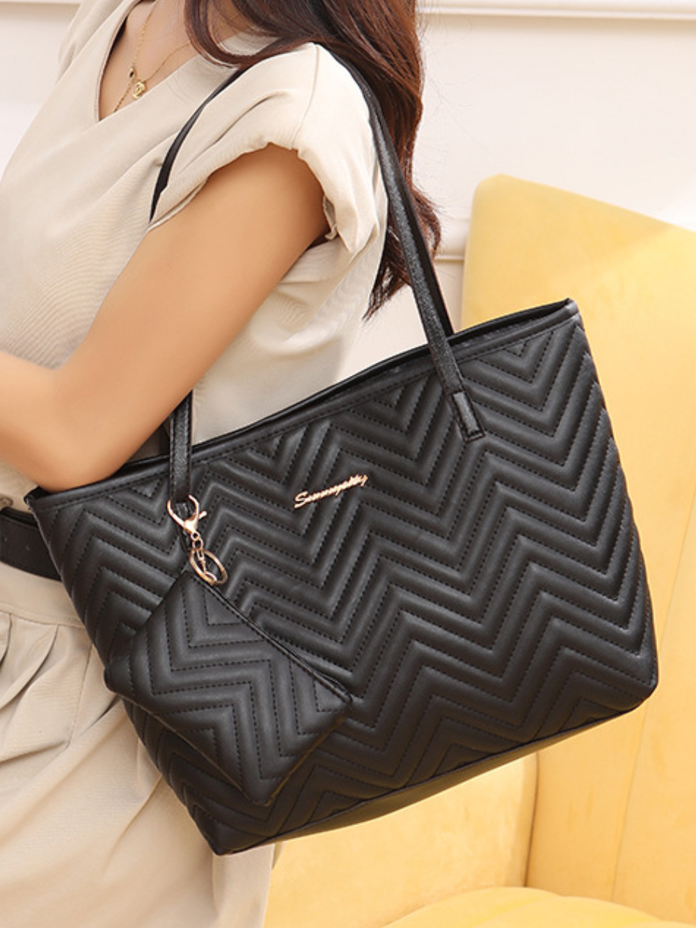 Solvivra Diamond Stitch Tote