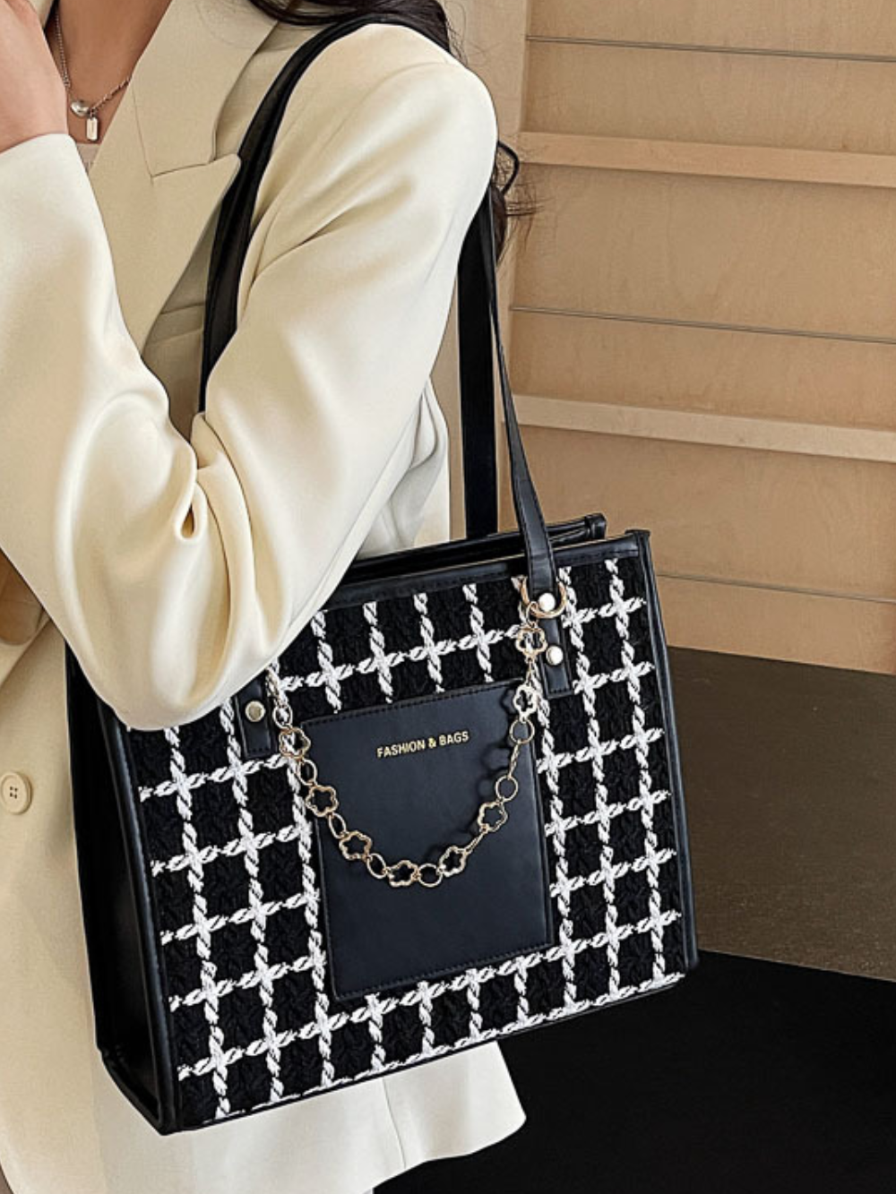 Solvivra Plaid Ease Large Tote