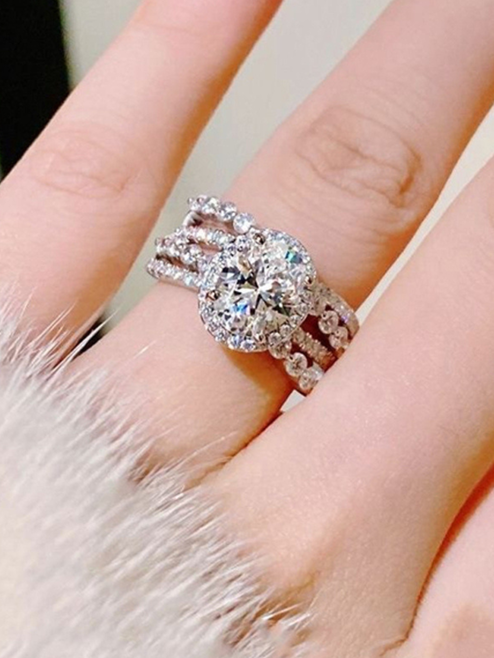 Solvivra Radiant Weave Moissanite Ring