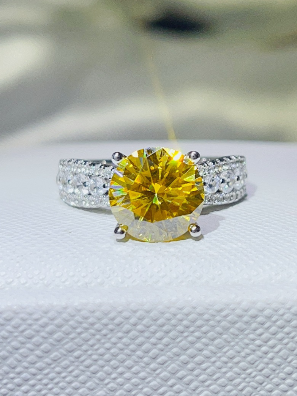Solvivra Aurelia Radiance Ring