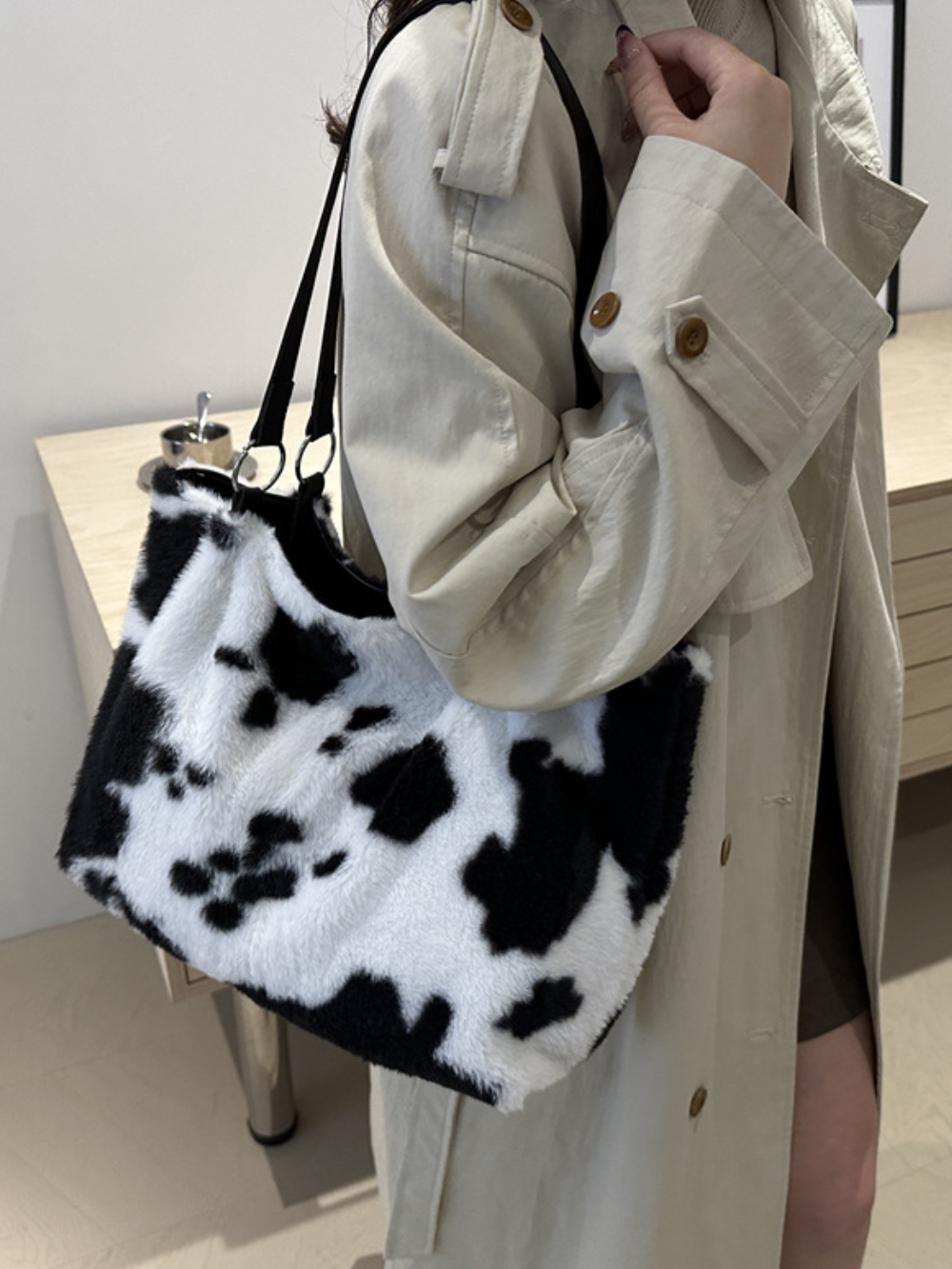 Solvivra Soft Square Plush Shoulder Bag