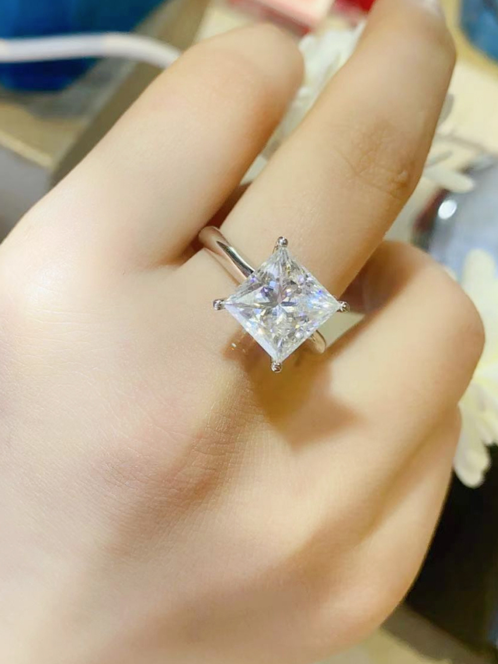 Solvivra Éclat 5ct Moissanite Solitaire Ring