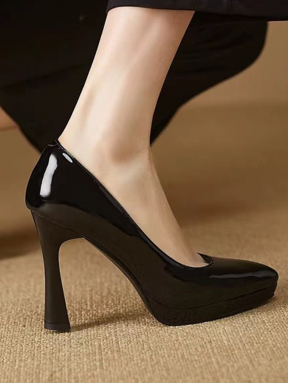 Solvivra Power Gloss Platform Pumps