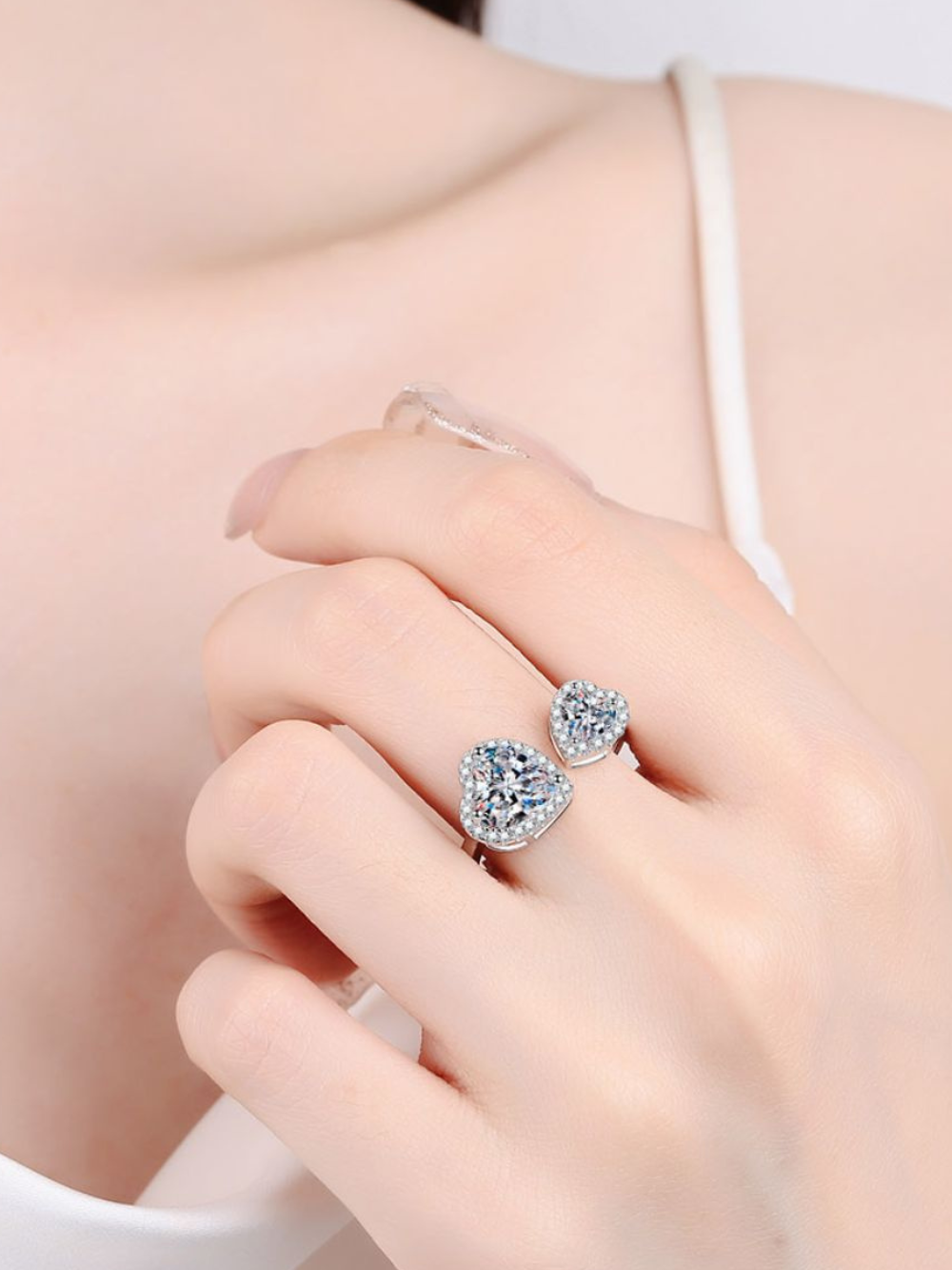 Solvivra Open Heartbeat Moissanite Ring