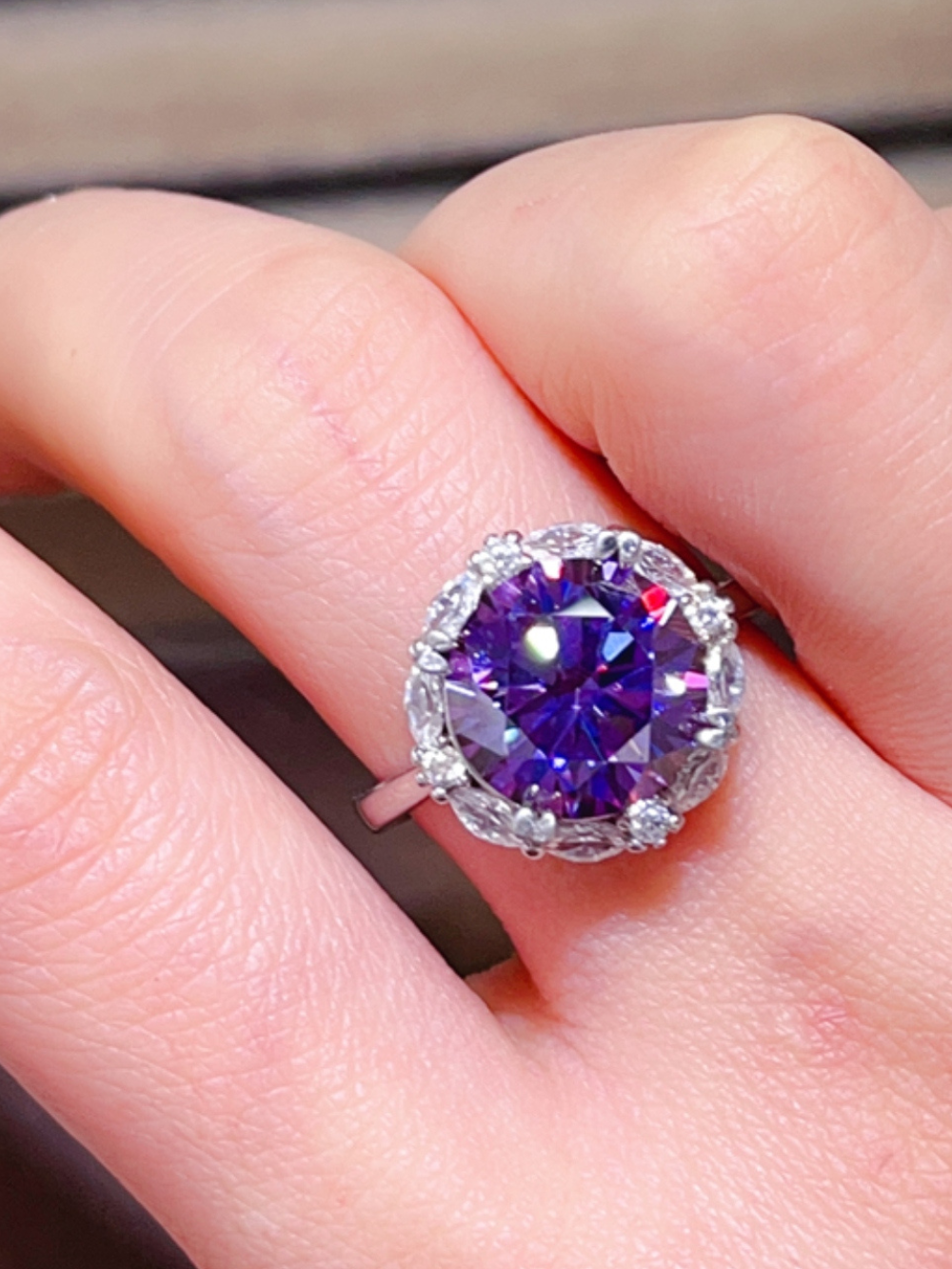 Solvivra Royal Radiance Moissanite Ring