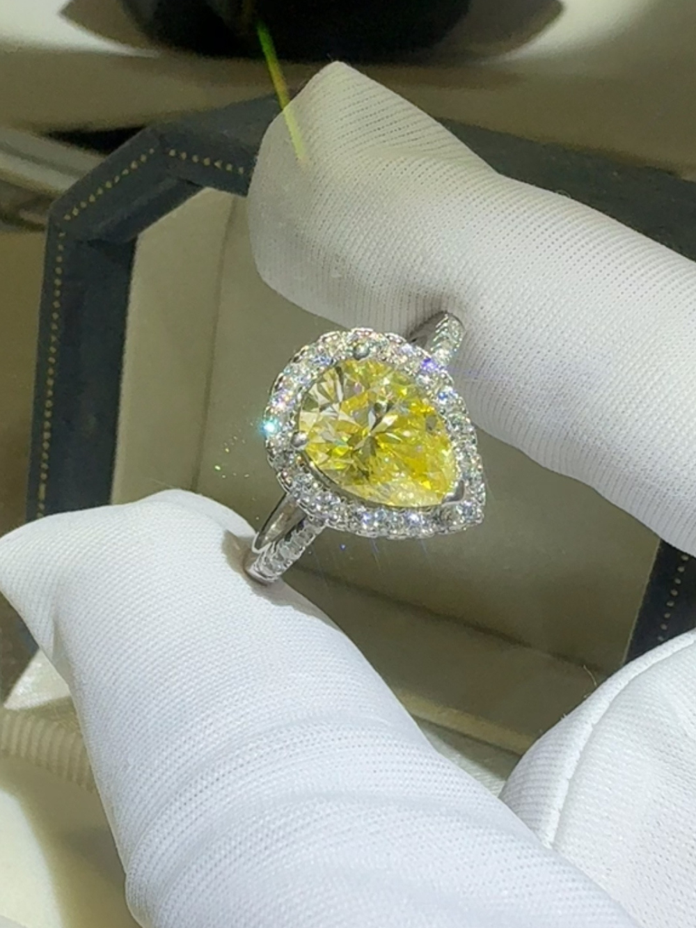 Solvivra Citrine Crown Ring