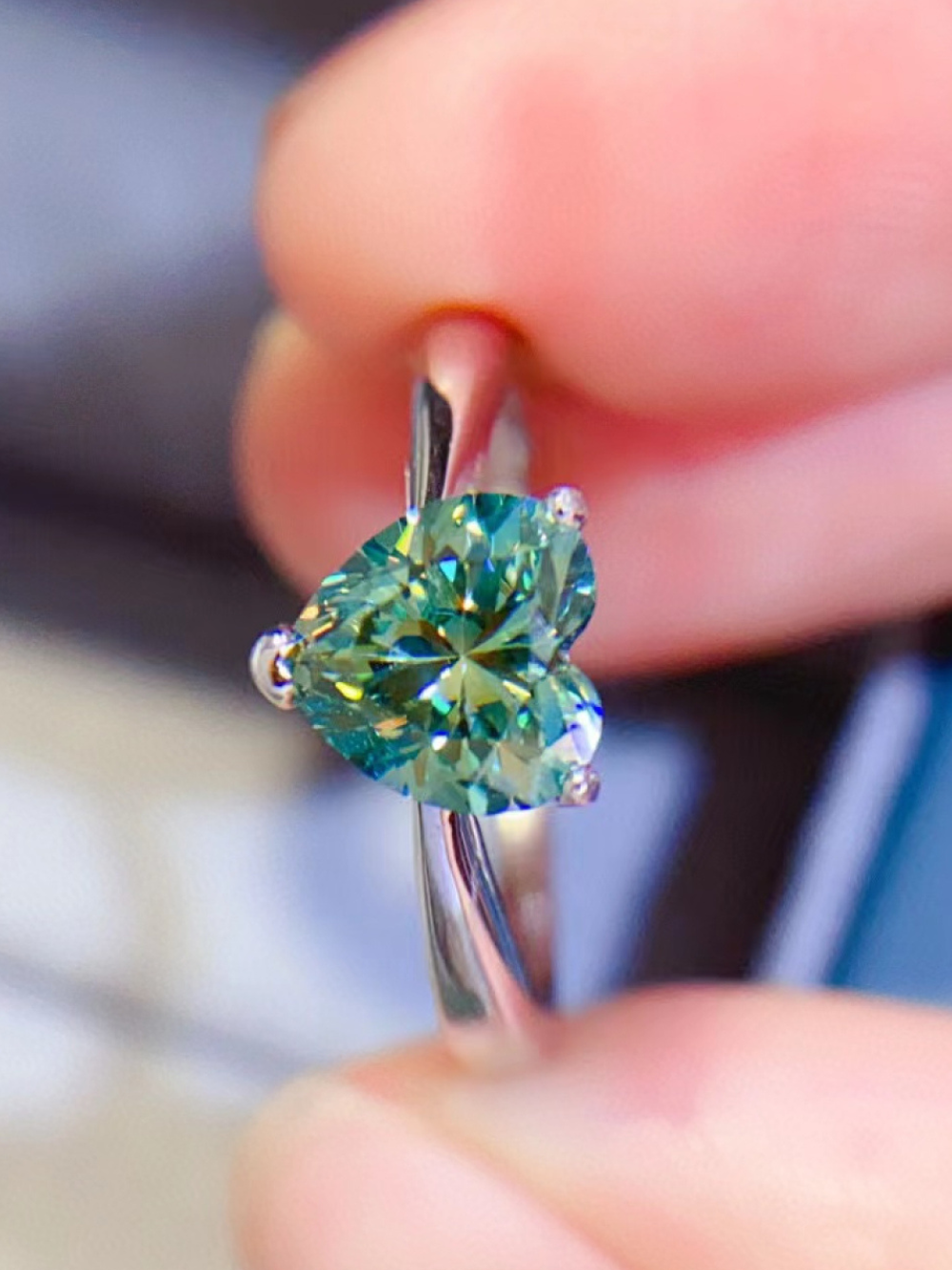 Solvivra Emerald Heart Moissanite Ring