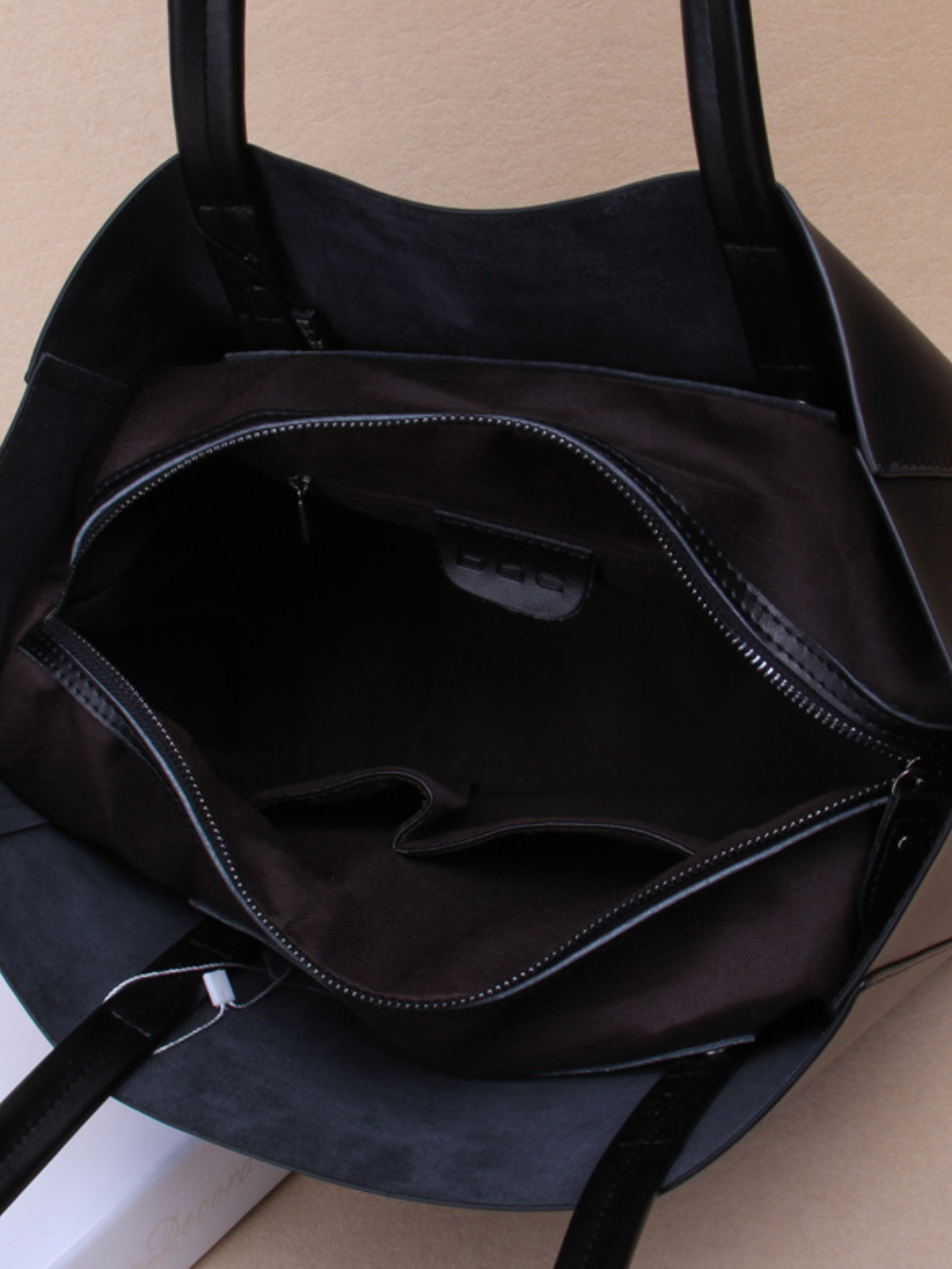Solvivra Pure Luxe Leather Shoulder Bag