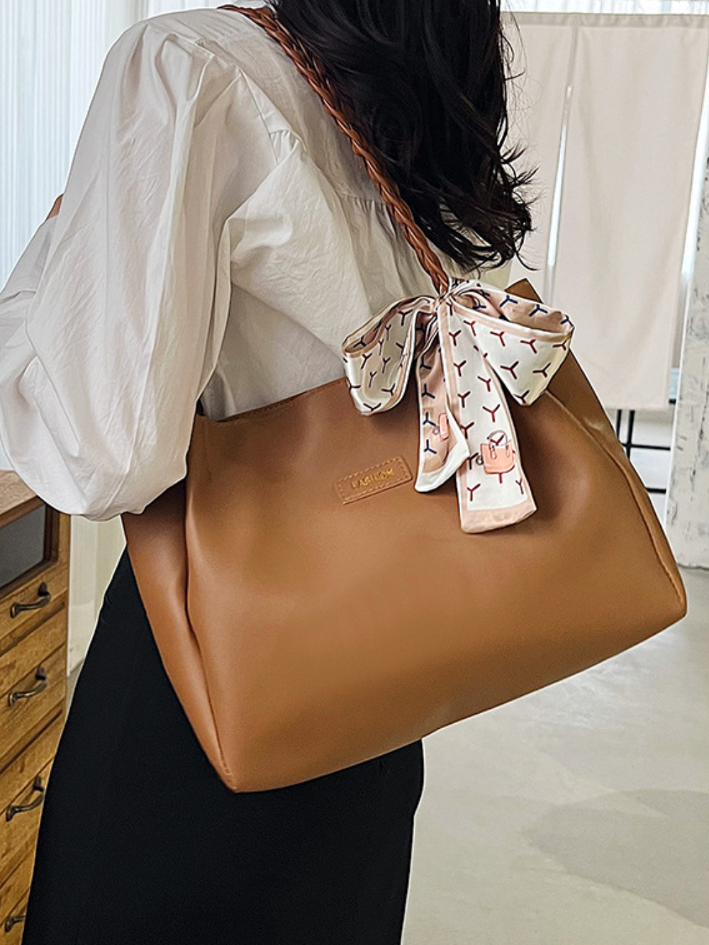 Solvivra Charm Tote Commuter Bag