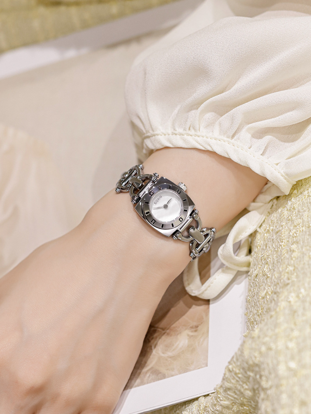 Solvivra Chérie Square Ladies Watch