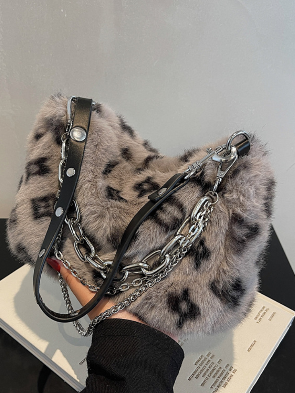 Solvivra CozyLush Handbag