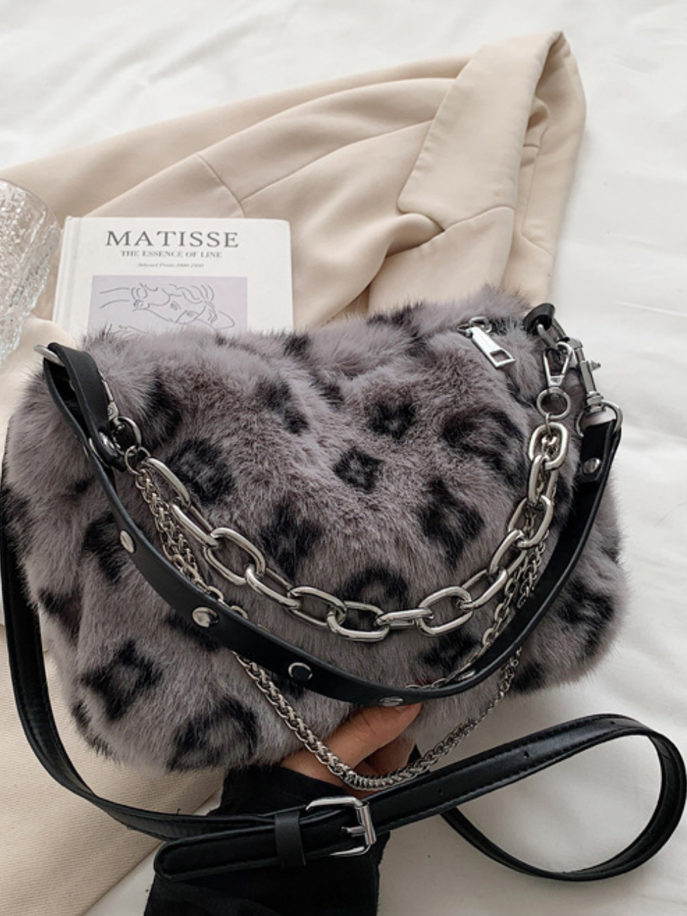 Solvivra CozyLush Handbag