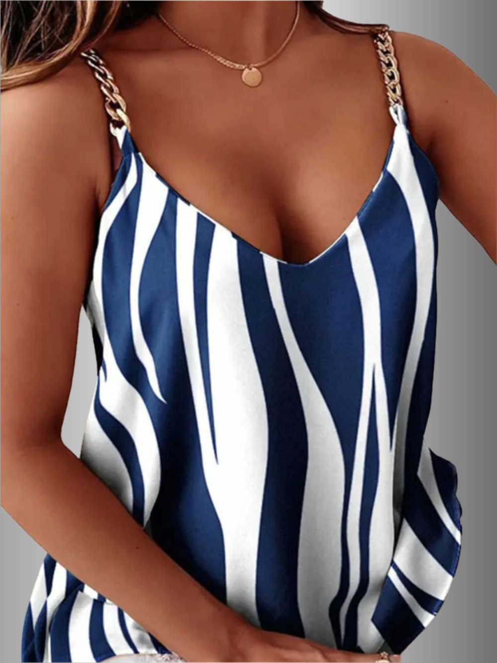 Solvivra Chainline V-Neck Top