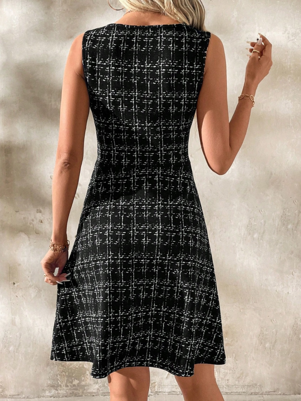 Solvivra Contour Charm Sleeveless Dress