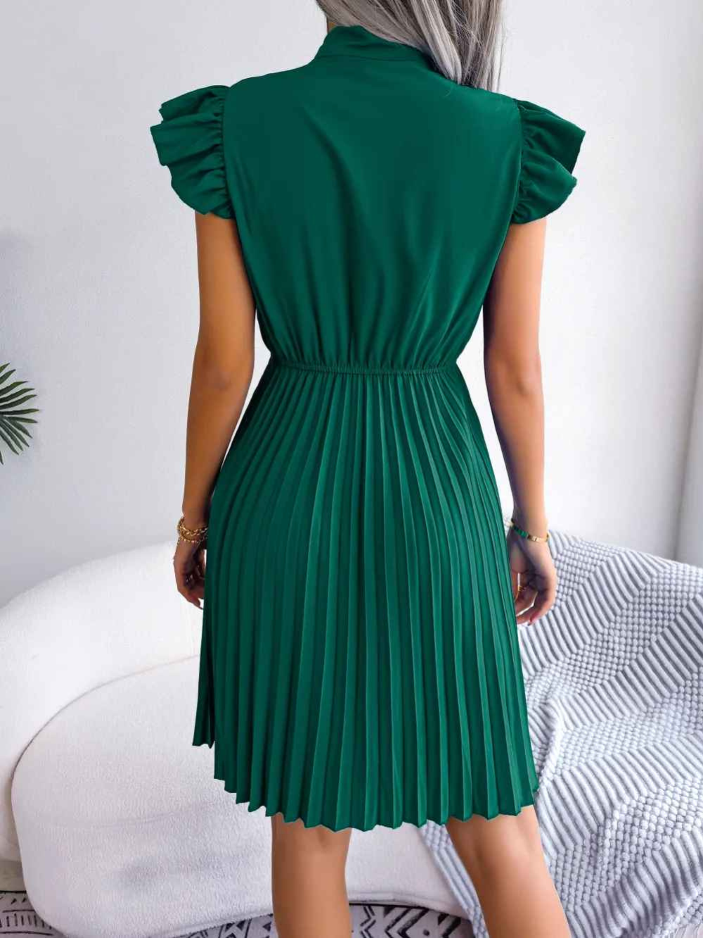 Solvivra Elegant Bow Collar Pleated Dress