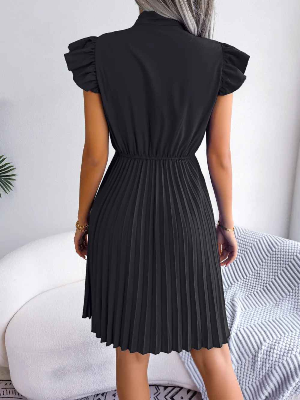 Solvivra Elegant Bow Collar Pleated Dress