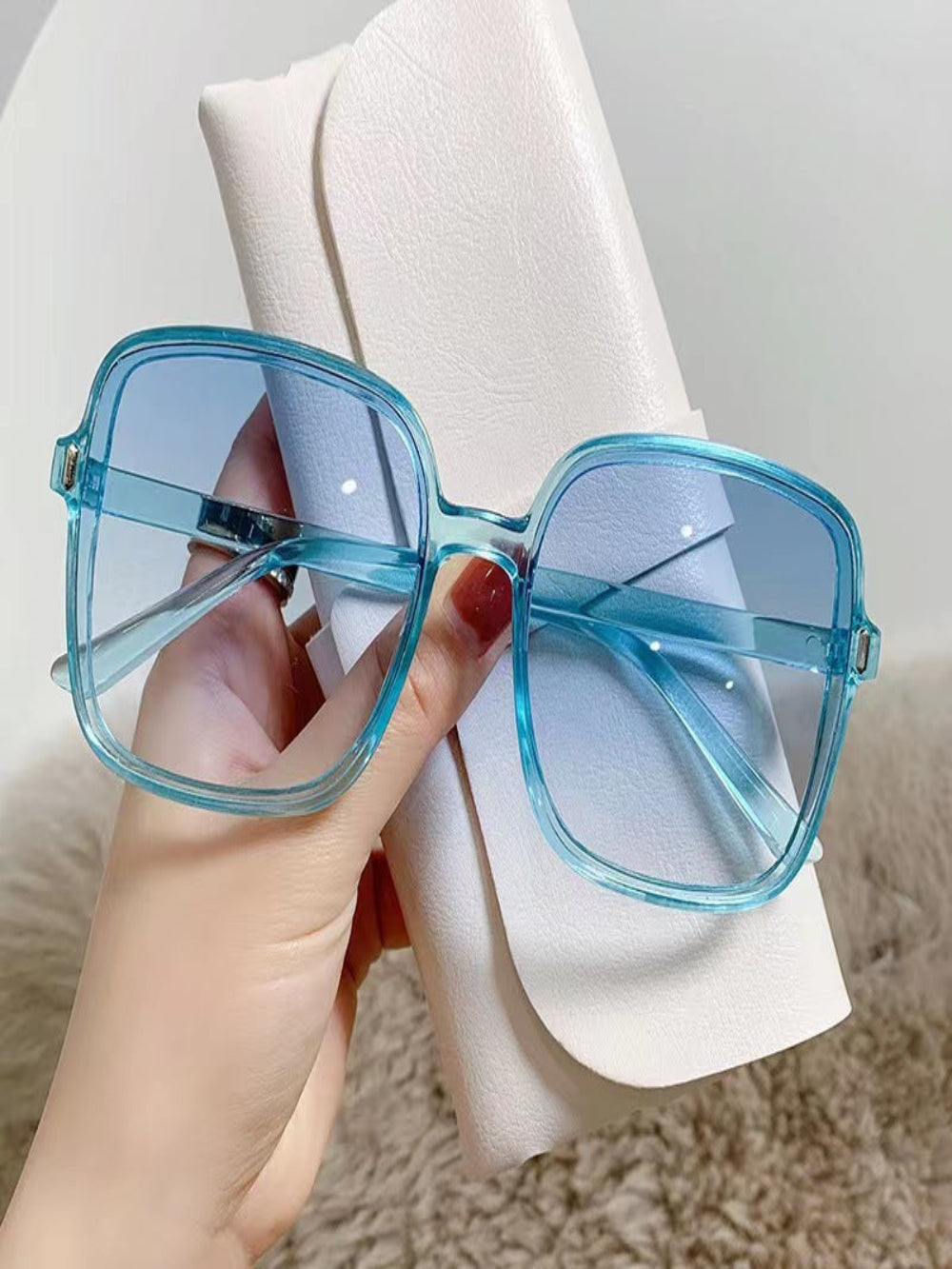 Solviva AllEyes Oversized Frame Sunglasses