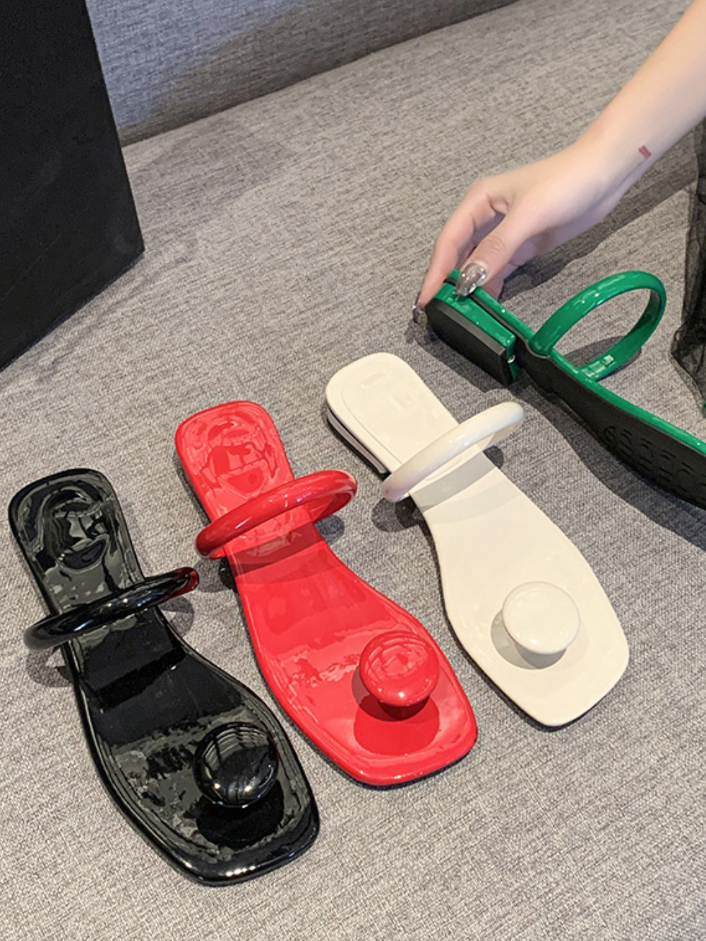 Solvivra Orbit Toe Ring Sandals