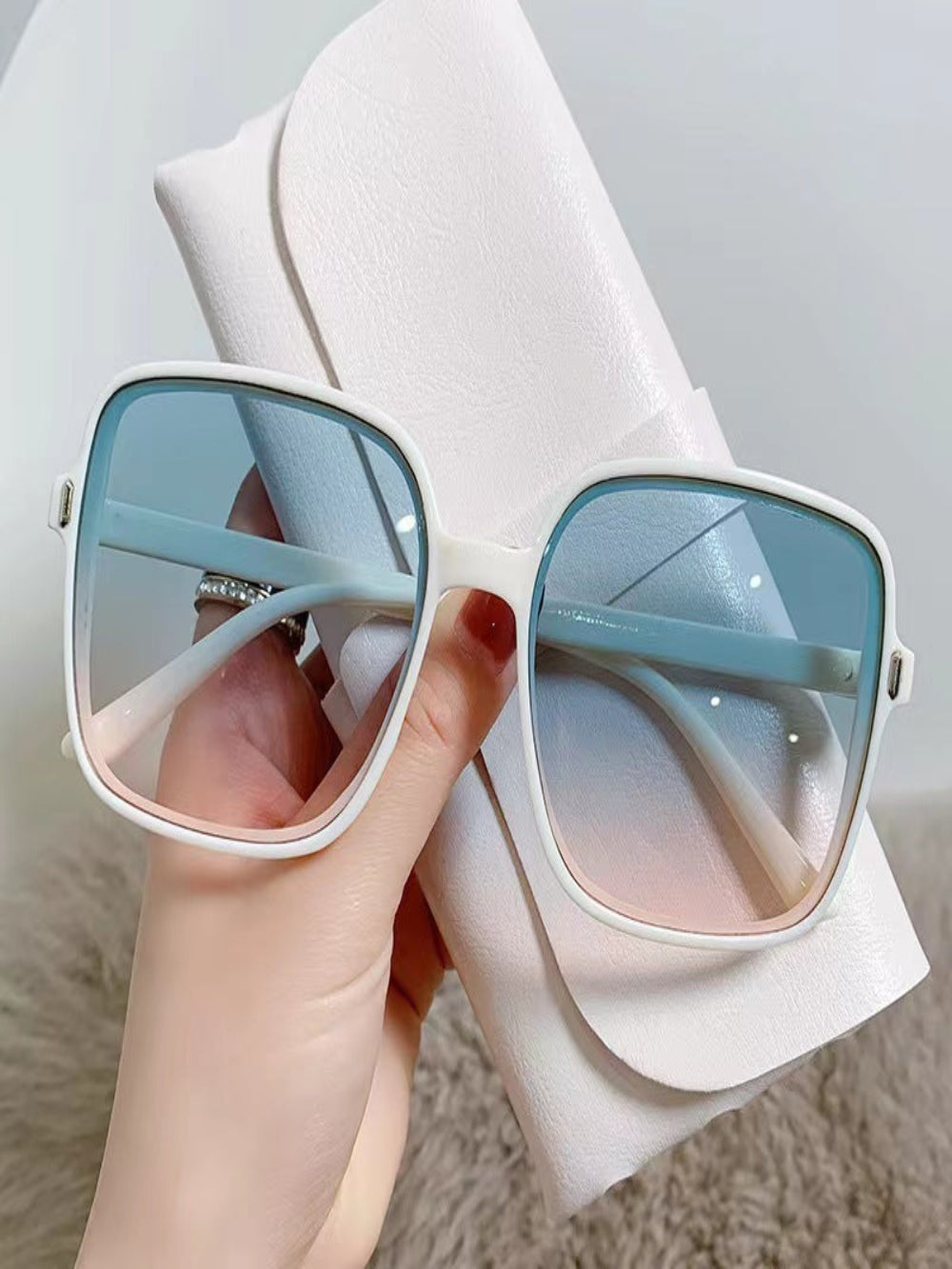 Solviva AllEyes Oversized Frame Sunglasses