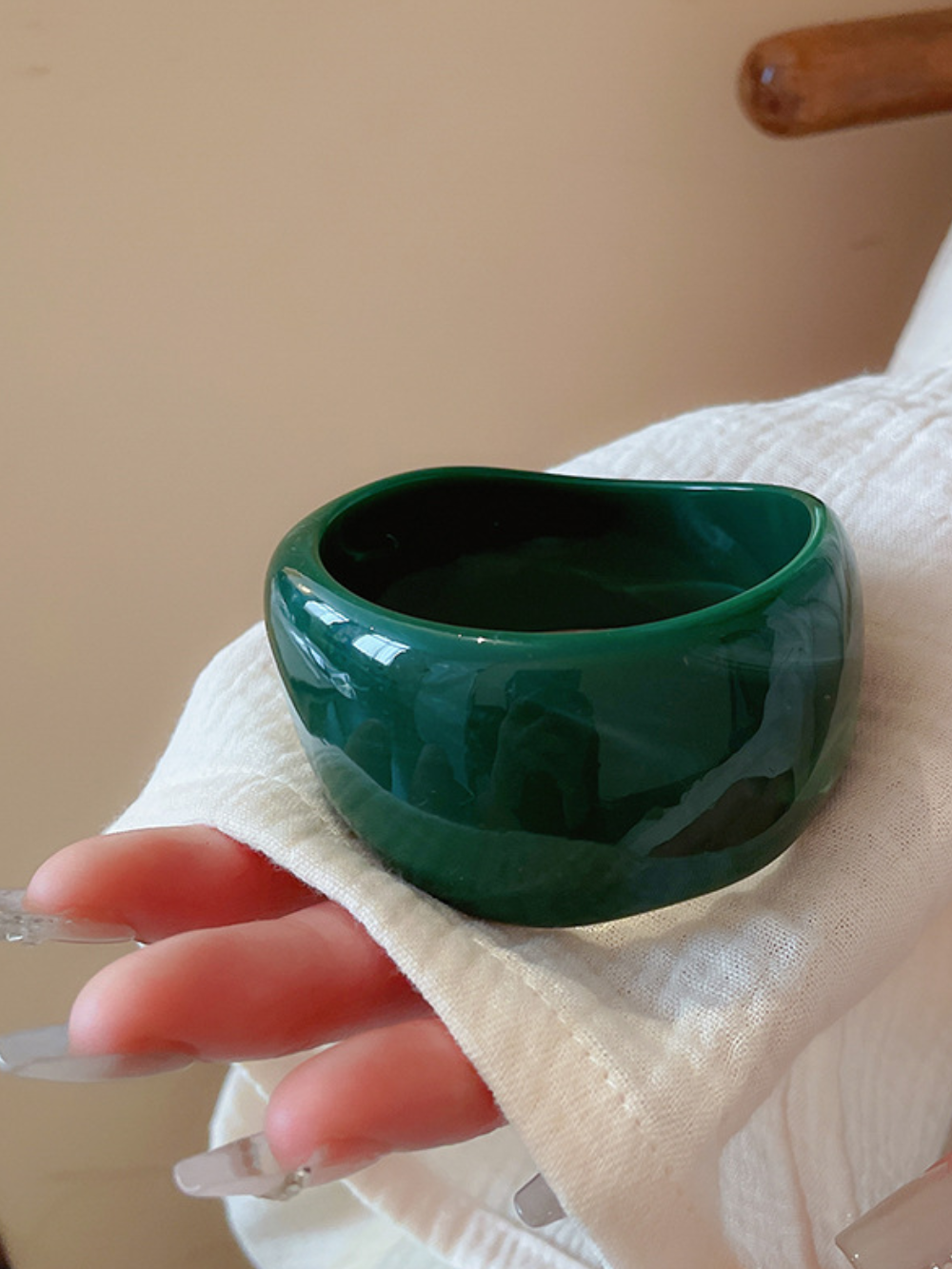 Solvivra Acrylic Rretro Bangle