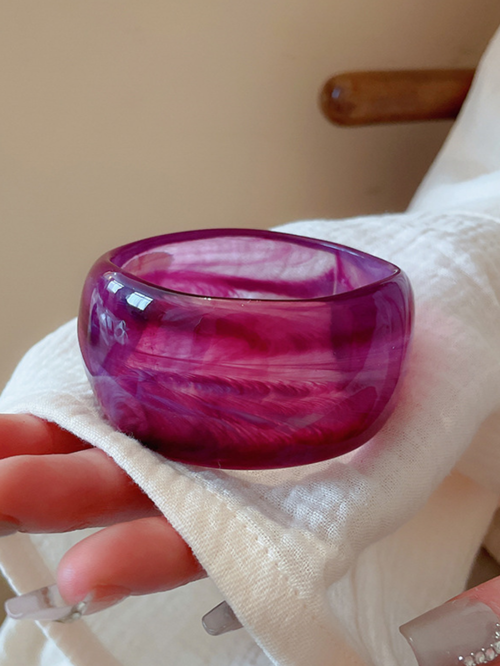 Solvivra Acrylic Rretro Bangle