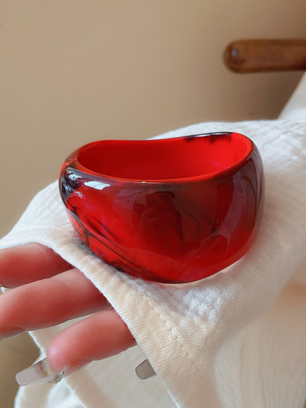 Solvivra Acrylic Rretro Bangle