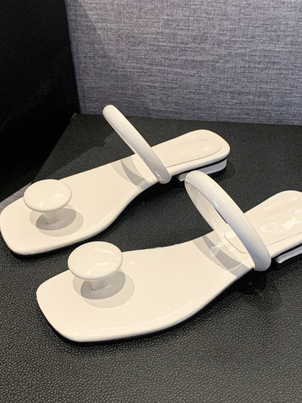 Solvivra Orbit Toe Ring Sandals