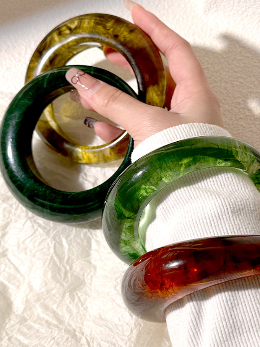 Solvivra Round Resin Geometric Bracelet
