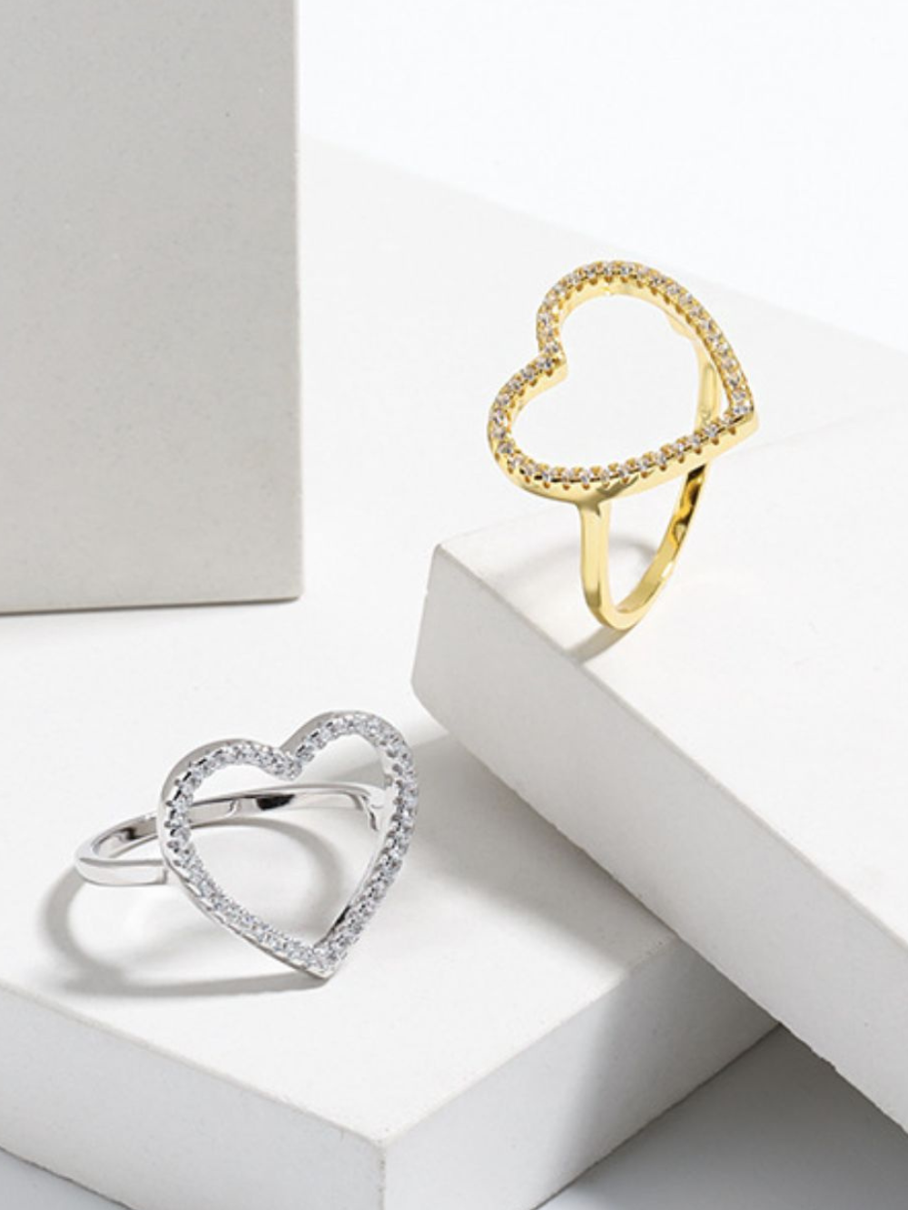 Solvivra Heart Halo Zircon Ring