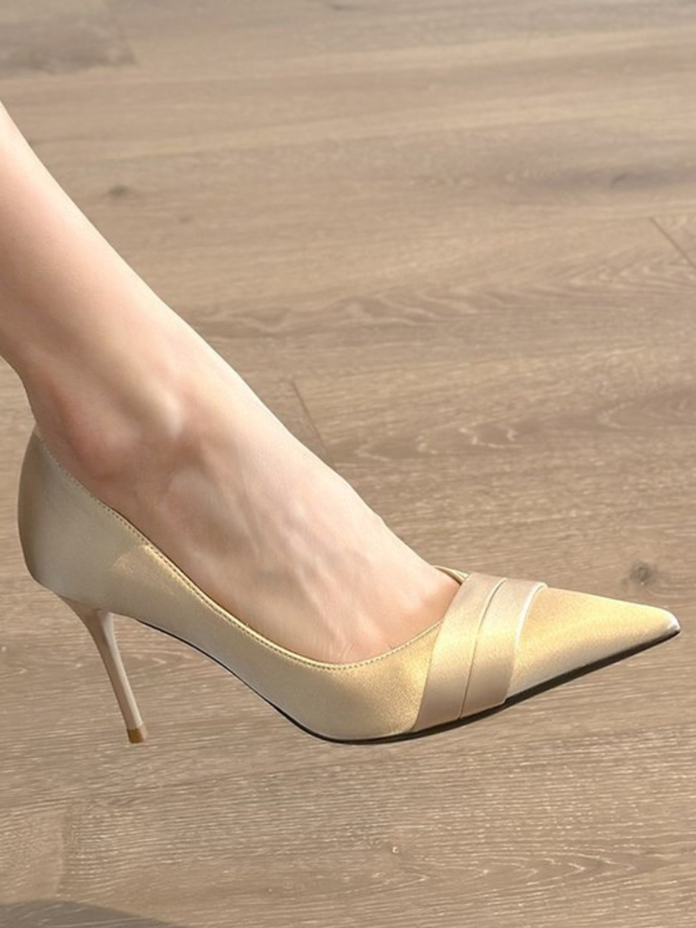 Solvivra Glimmer Gold Heels
