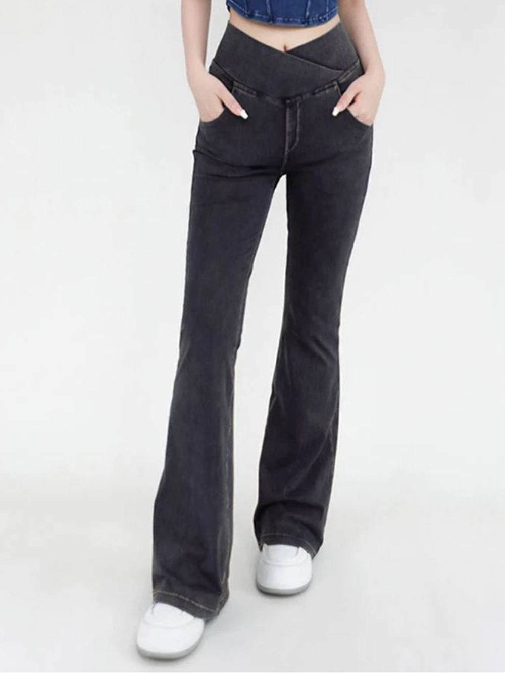 Solvivra Crossover Flared Jeans