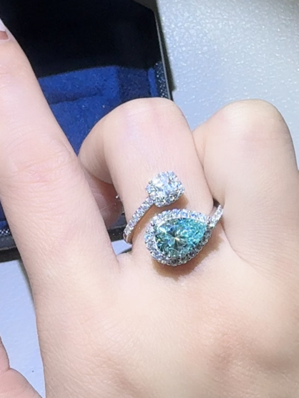 Solvivra Aqua Twist Moissanite Ring