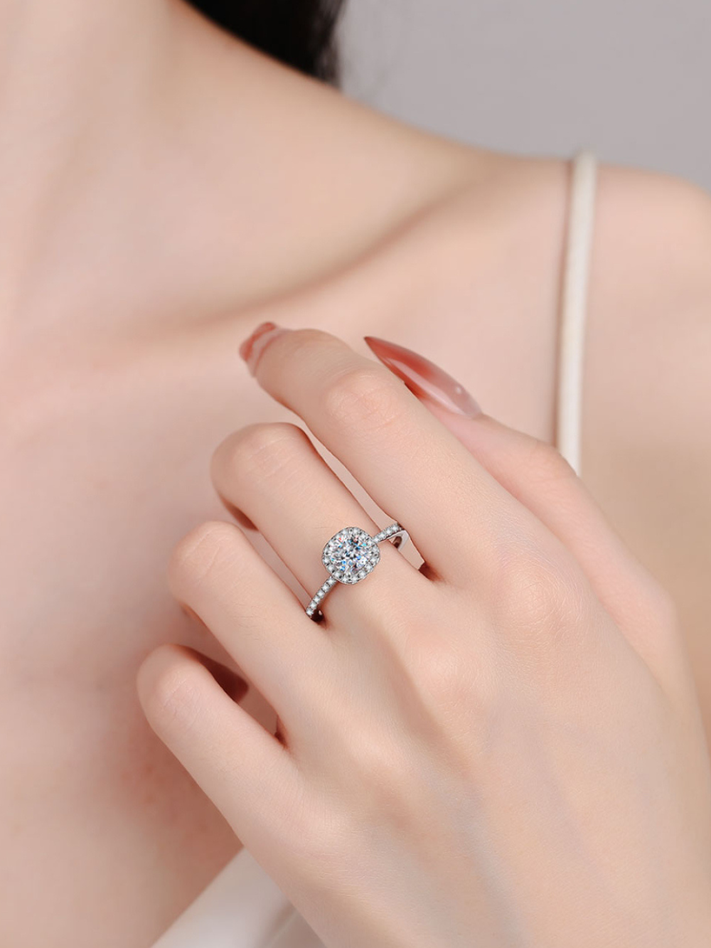 Solvivra HaloGleam Moissanite Ring