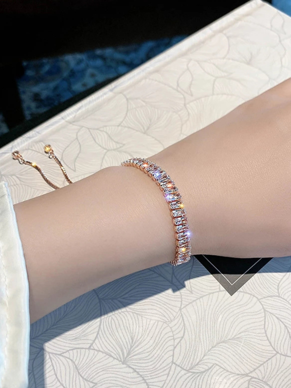 Solvivra Glimmer Link Adjustable Bracelet
