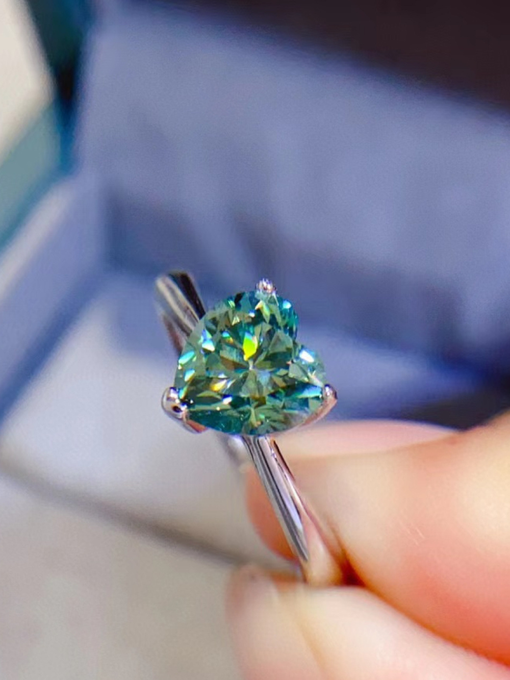 Solvivra Emerald Heart Moissanite Ring