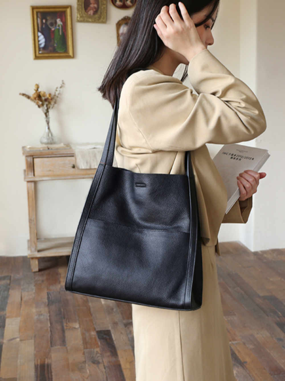 Solvivra Luxe Form Genuine Leather Shoulder Bag