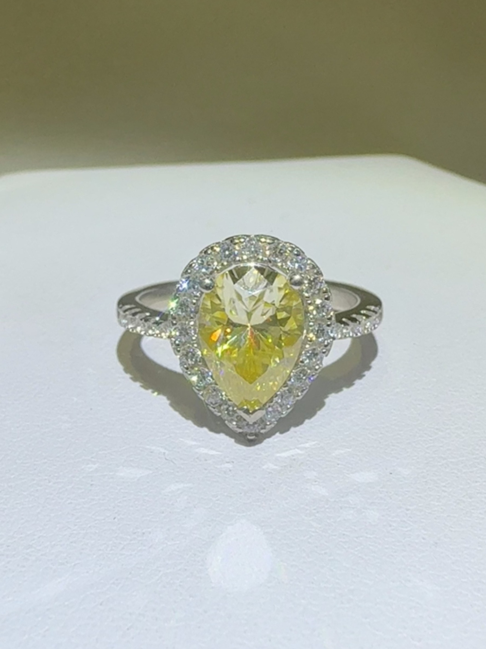 Solvivra Citrine Crown Ring