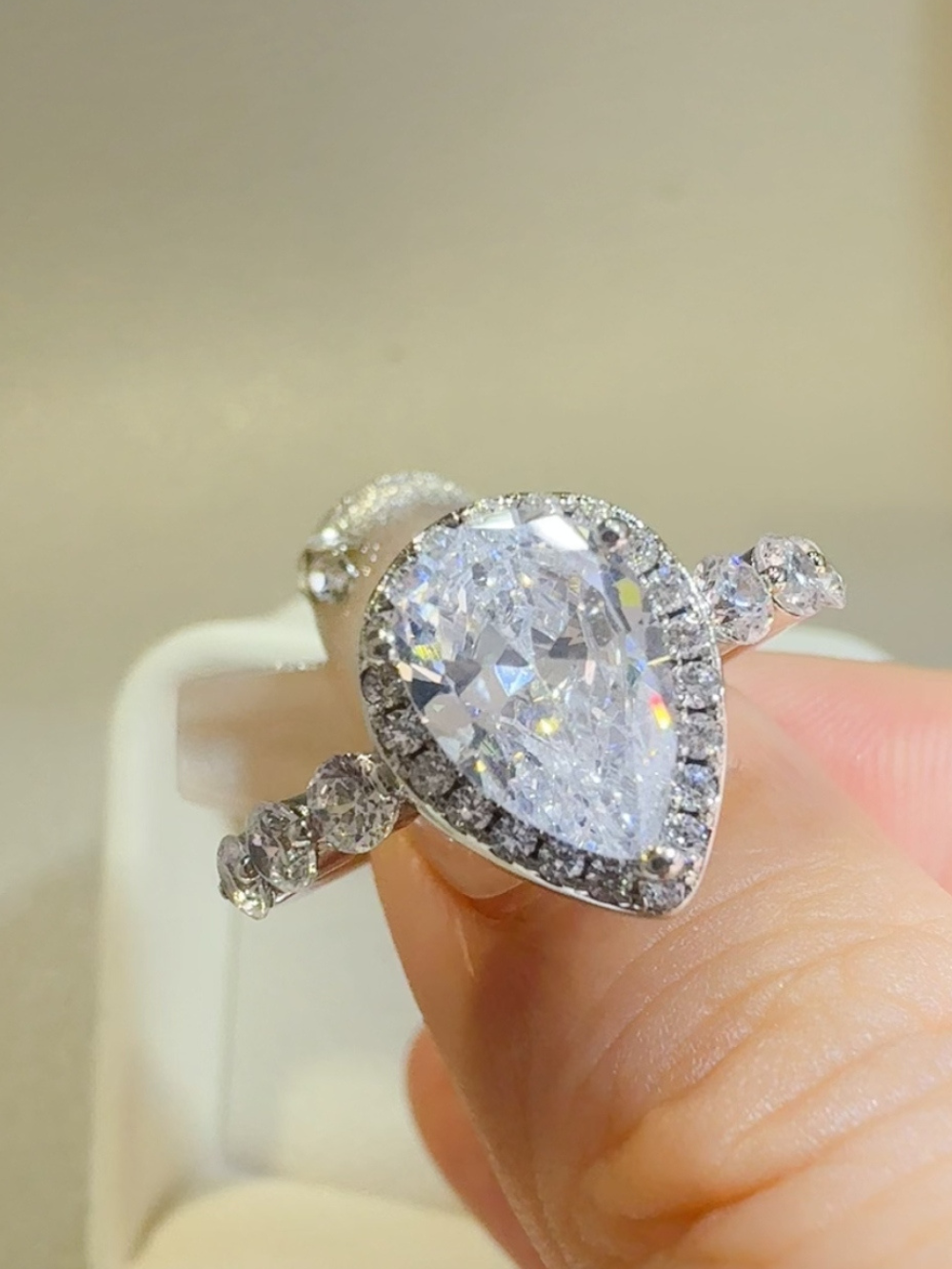 Solvivra Tear Glow Moissanite Ring