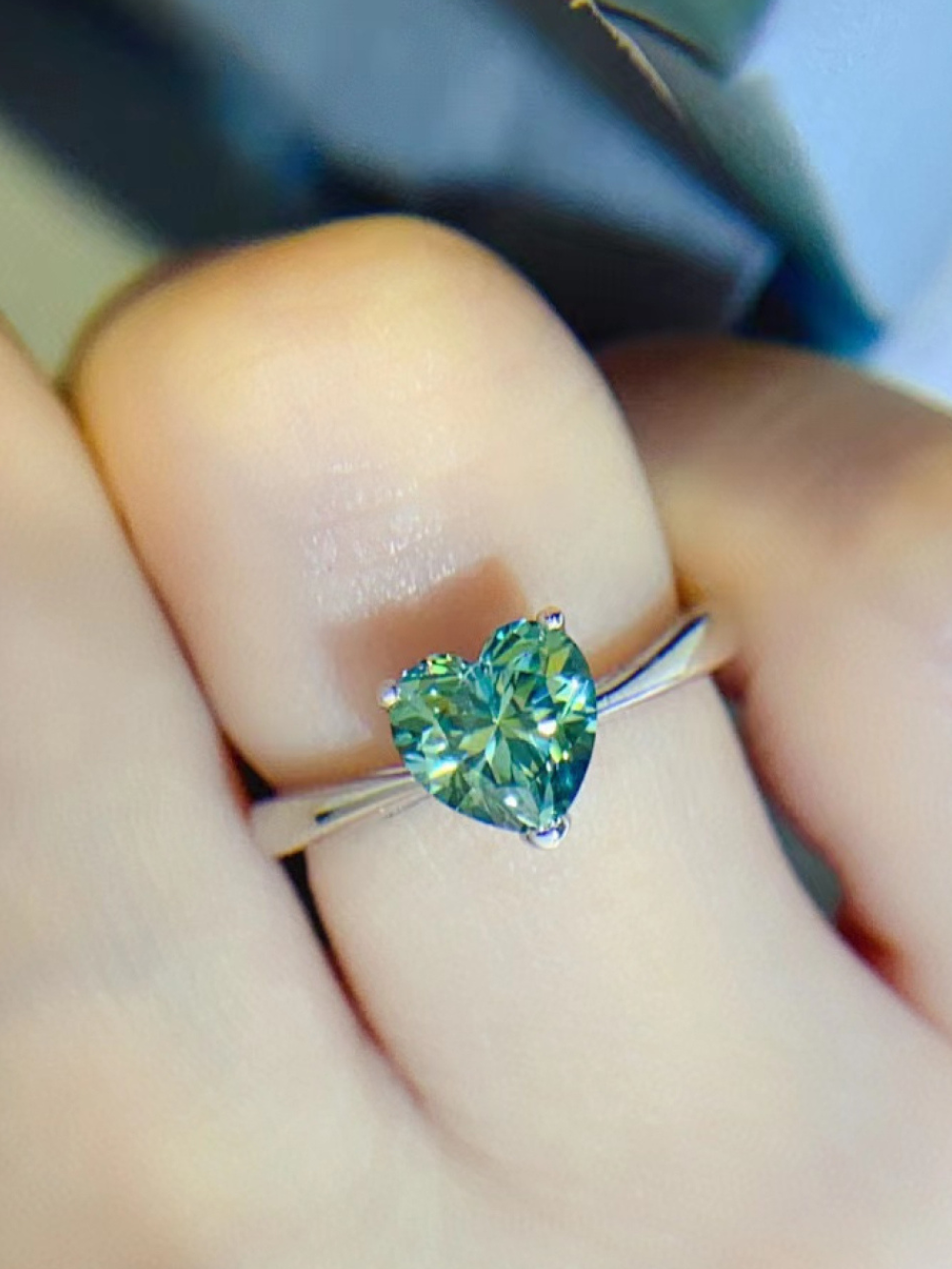 Solvivra Emerald Heart Moissanite Ring
